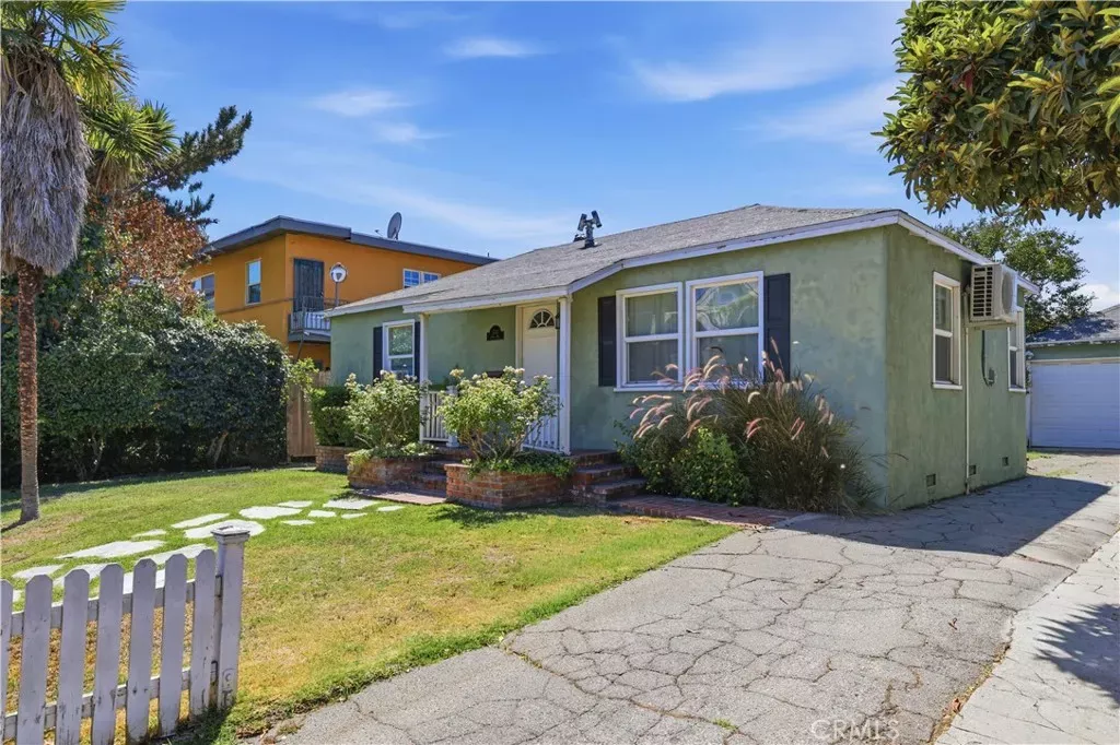 Property Photo: 5701 Fair CA 91601