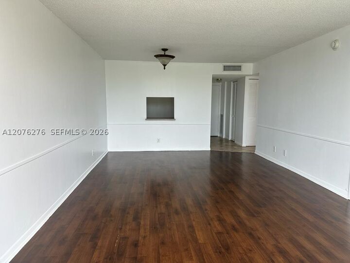 Property Photo:  500 Executive Center Dr 3A  FL 33401 