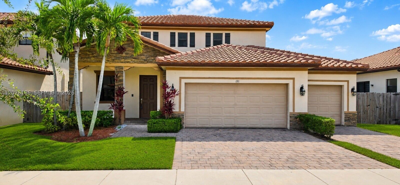 Property Photo:  191 SE 35th Ave  FL 33033 