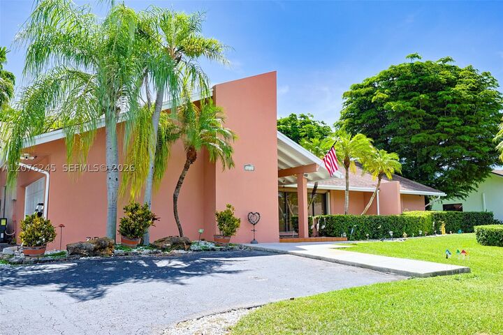 Property Photo: 18723 SW 83rd Pl FL 33157