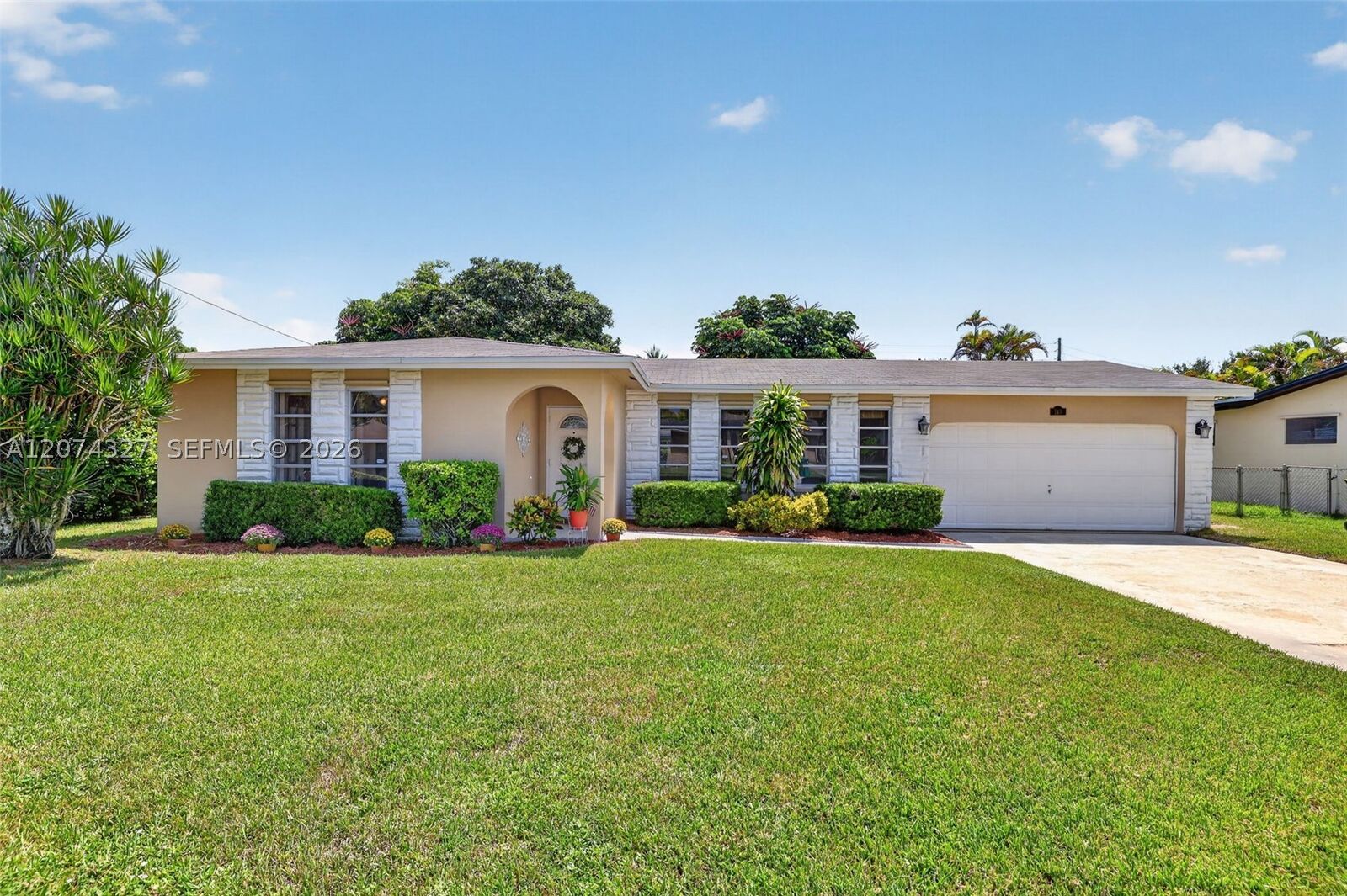 Property Photo: 148 SW 126th Ave FL 33325