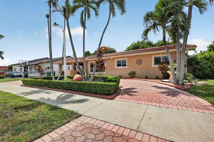 Property Photo:  8936 SW 11th St  FL 33174 
