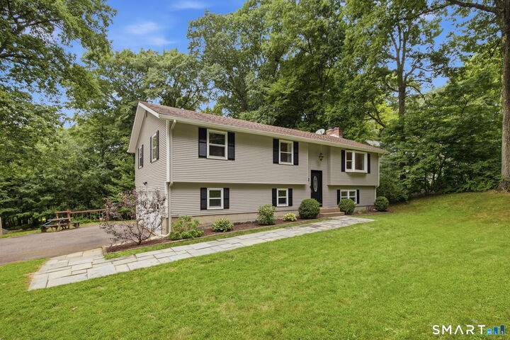 Property Photo:  72 Lakeview Heights  CT 06084 
