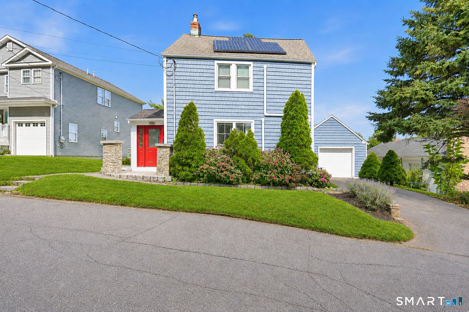 Property Photo: 383 Fiske Avenue CT 06606