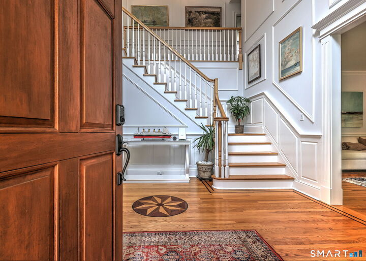 Property Photo:  