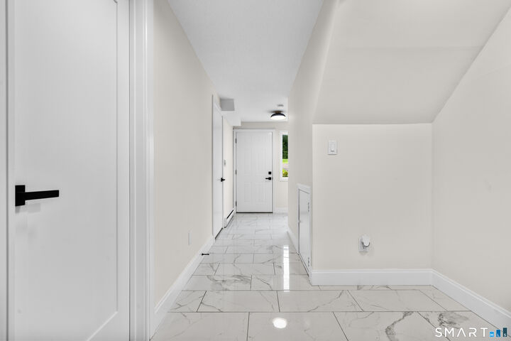 Property Photo:  223 Thompson Street B  CT 06513 