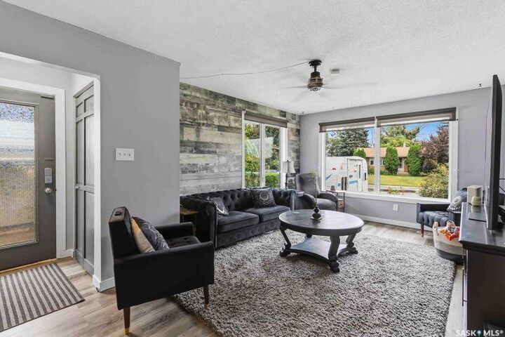 Property Photo:  22 Columbia Drive  SK S7K 1E5 