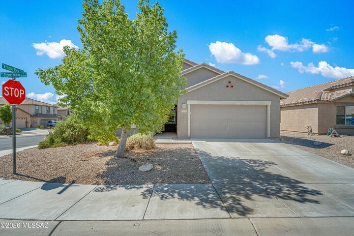 Property Photo: 11491 W Stone Hearth Street AZ 85658
