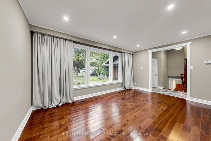 Property Photo: 6 Valleycrest Avenue ON L3P 1H7