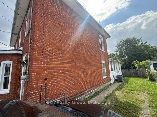 Property Photo: 36 Bettes Street ON K8N 3W6