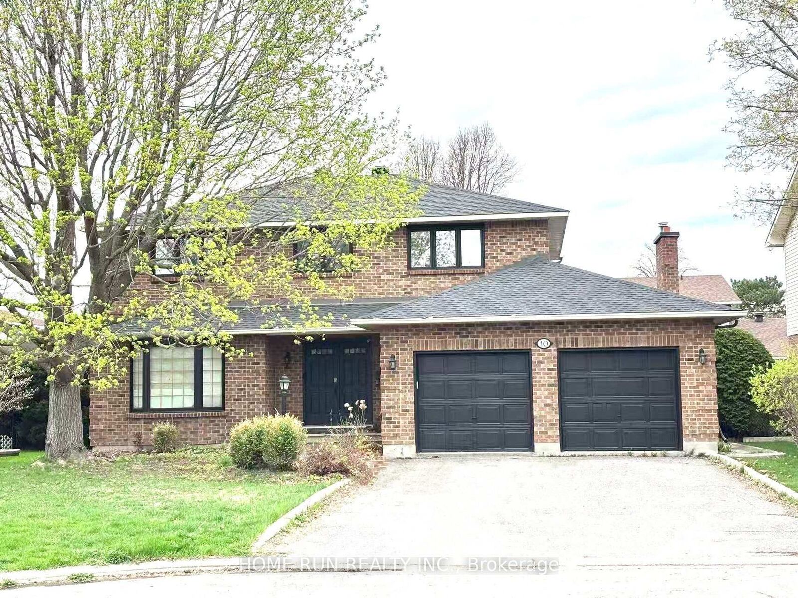 Property Photo: 10 Westchester Court ON K2J 3P9