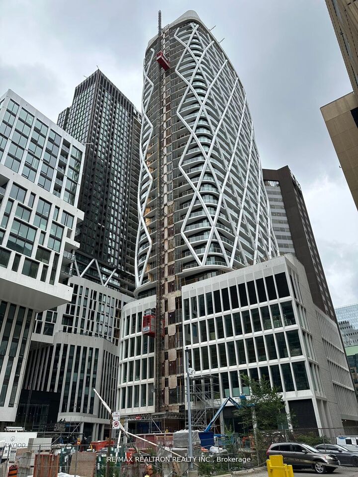 230 Simcoe Street 926 — photo 1