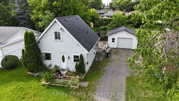 394 Bridge Street E — photo 1
