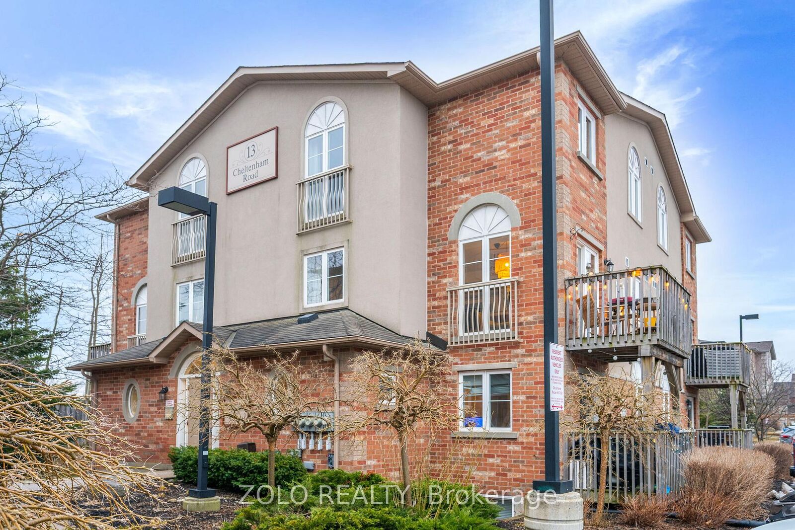 Property Photo: 13 Cheltenham Road 2 ON L4M 0E7