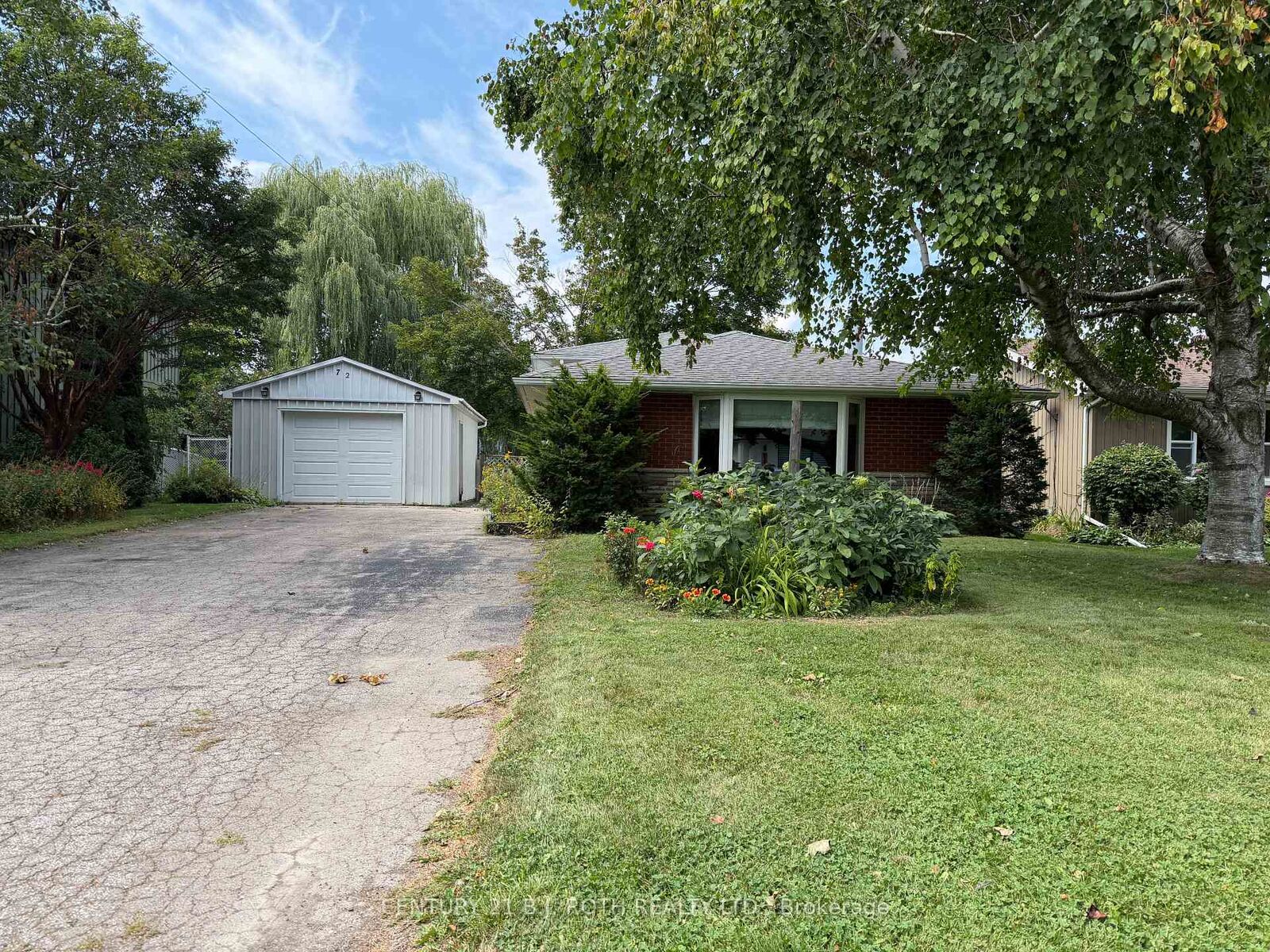 Photo de la propriété:  72 Allan Street  ON L9L 1E6 