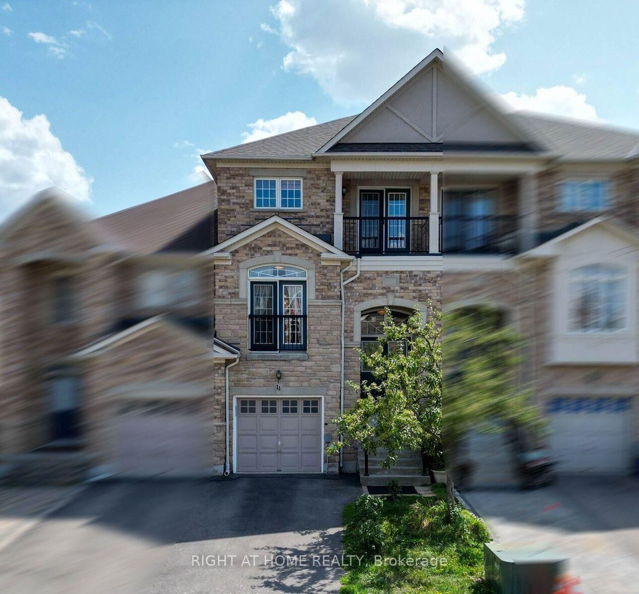 Property Photo: 11 Littleriver Court ON L6A 0K4
