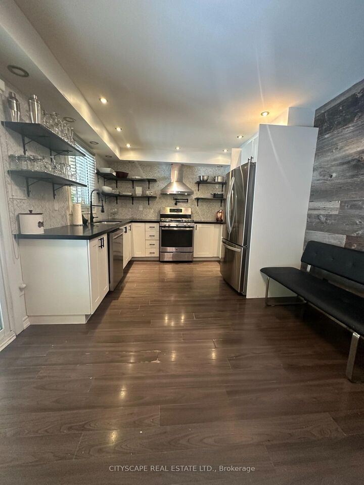 Property Photo:  137 Ravenscroft Road Main Floor  ON L1T 1X3 