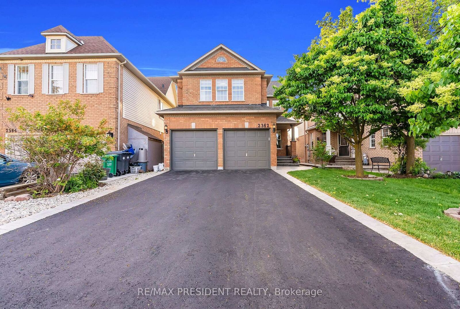 Property Photo: 2362 Bankside Drive ON L5M 6E3