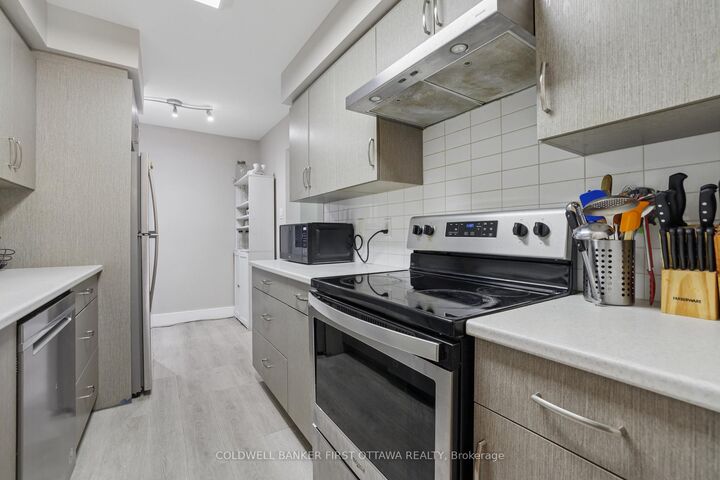 Property Photo: 70 Bujold Court 19 ON K2L 3N8