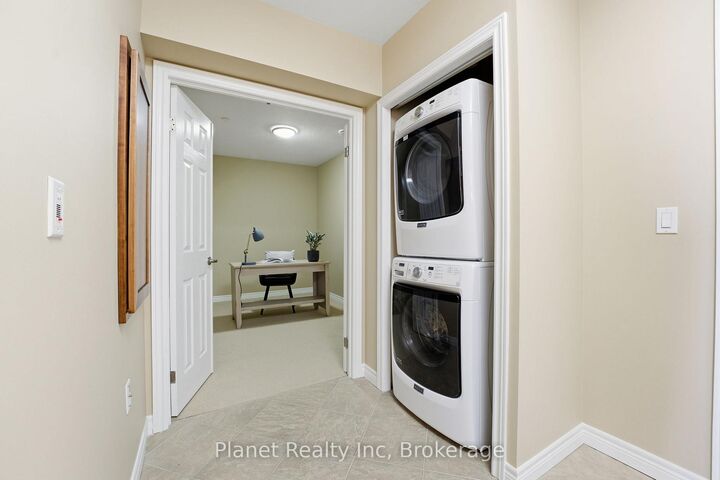 Property Photo:  65 Bayberry Drive 305  ON N1G 5K8 
