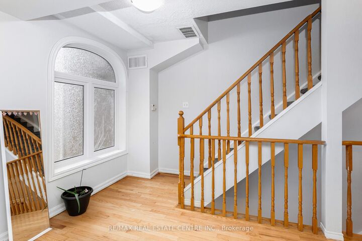 Property Photo:  45 Bristol Road E 68  ON L4Z 3P5 