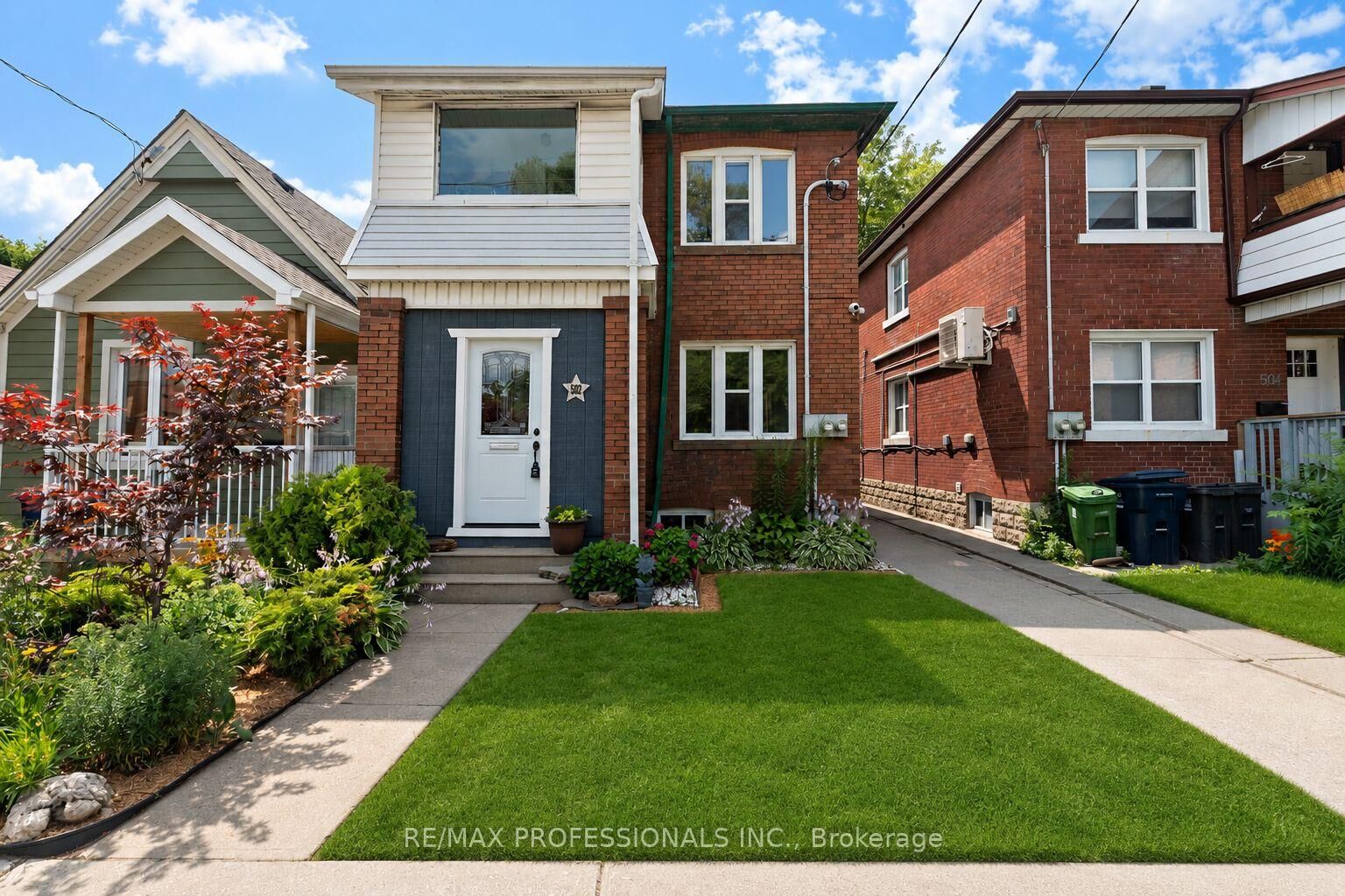 Property Photo:  502 Jane Street  ON M6S 4A2 