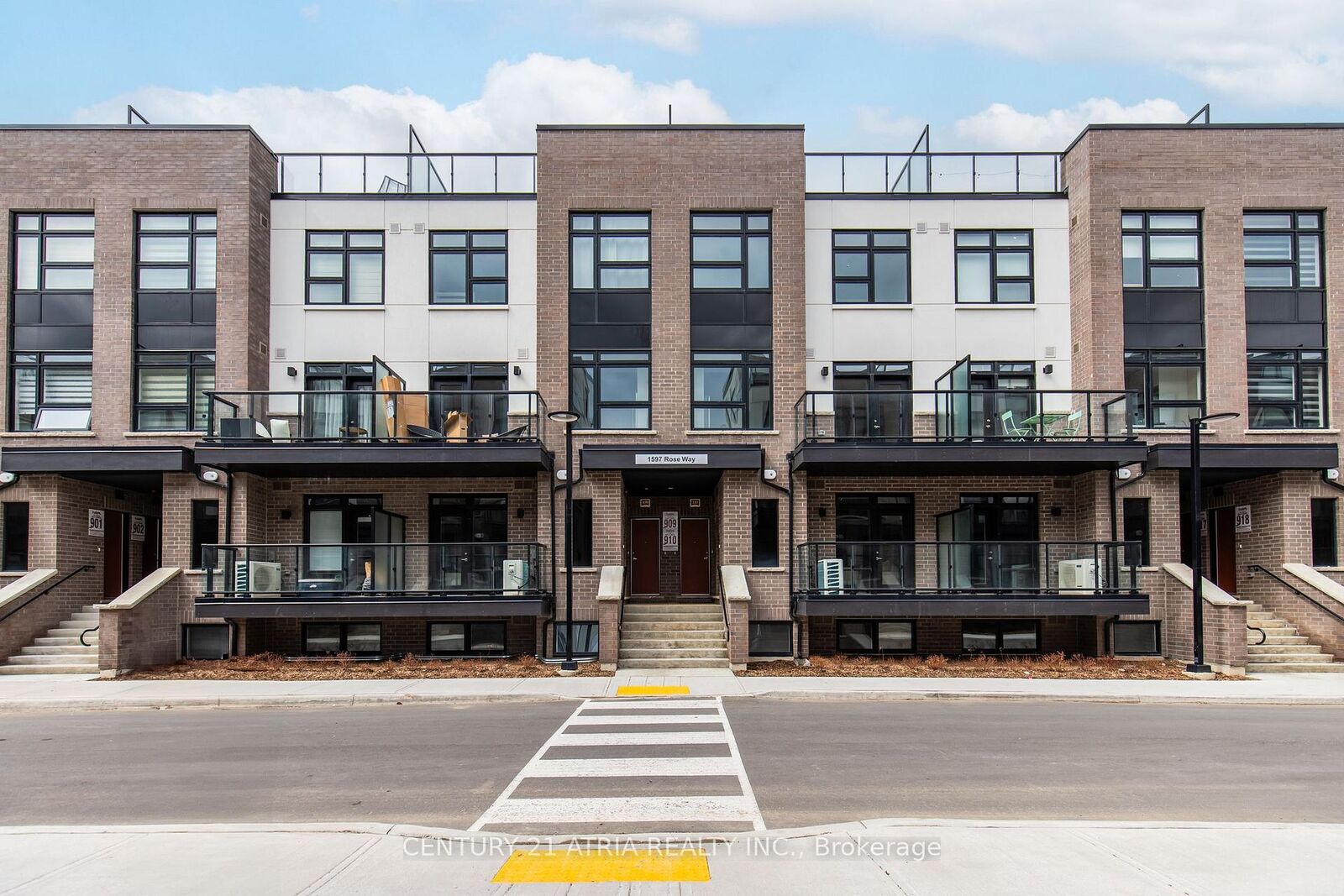 Property Photo:  1597 Rose Way 112  ON L9E 1N4 