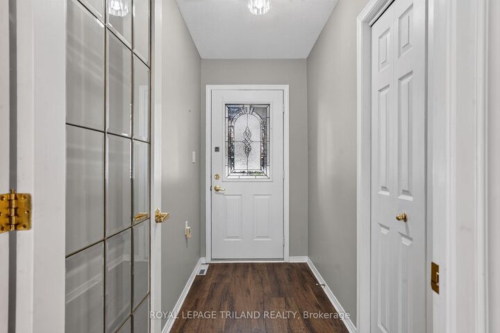 Property Photo:  52 Ilderbrook Circle  ON N0M 2A0 