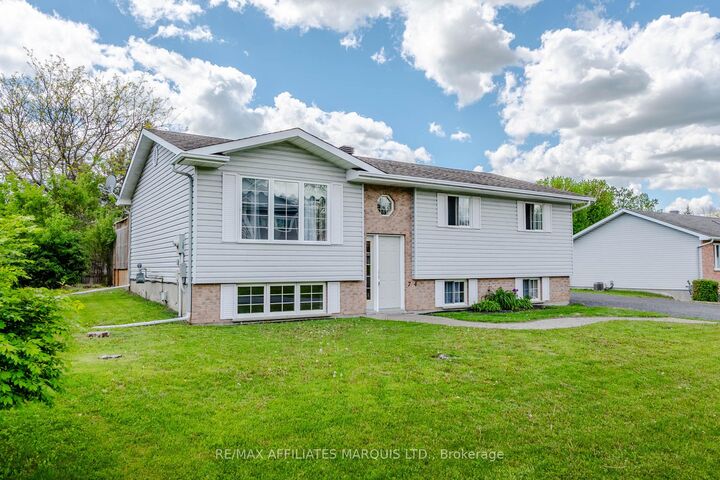 Property Photo:  74 Columbia Avenue  ON K0C 1P0 
