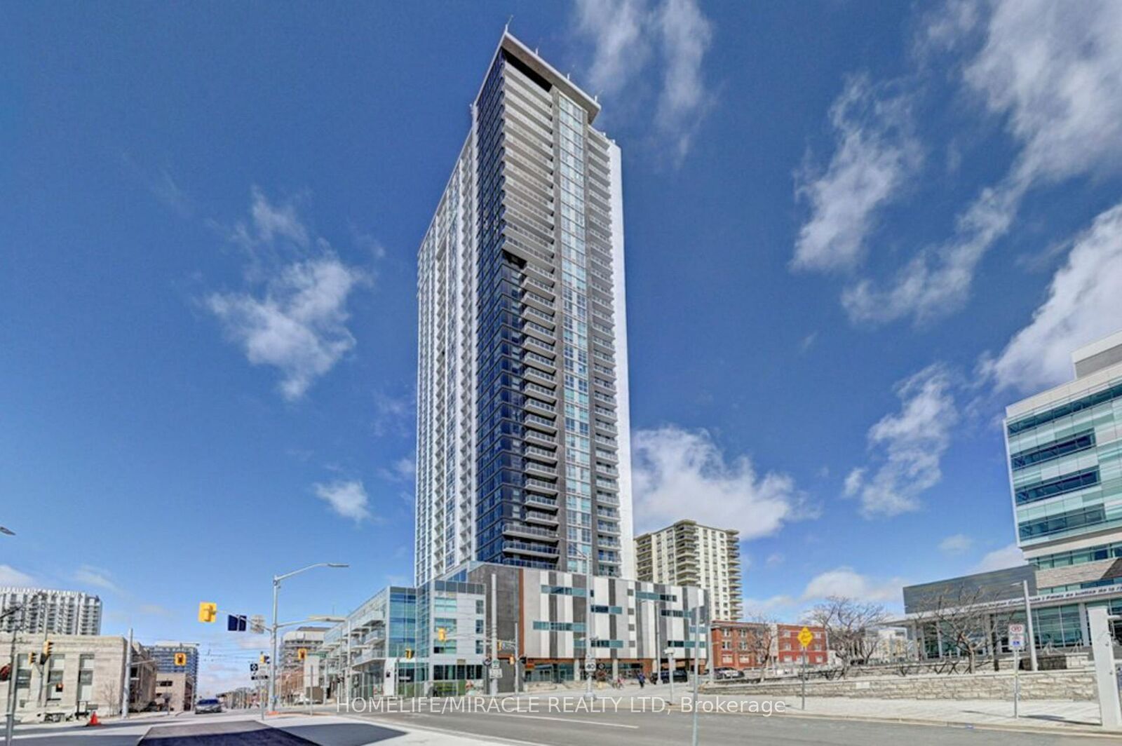 Property Photo:  60 Frederick Street 1213  ON N2C 0H7 
