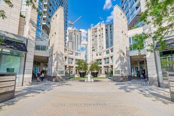 Photo de la propriété:  2191 Yonge Street 504  ON M4S 3H8 
