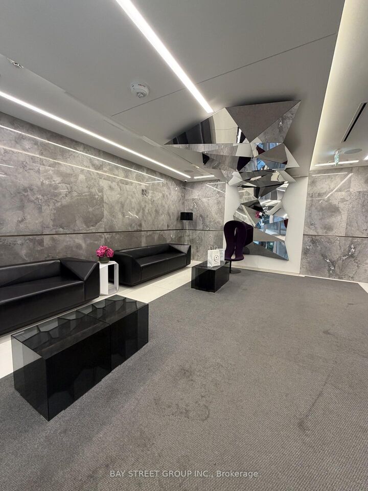 Property Photo:  50 McCaul Street 608  ON M5T 0B6 