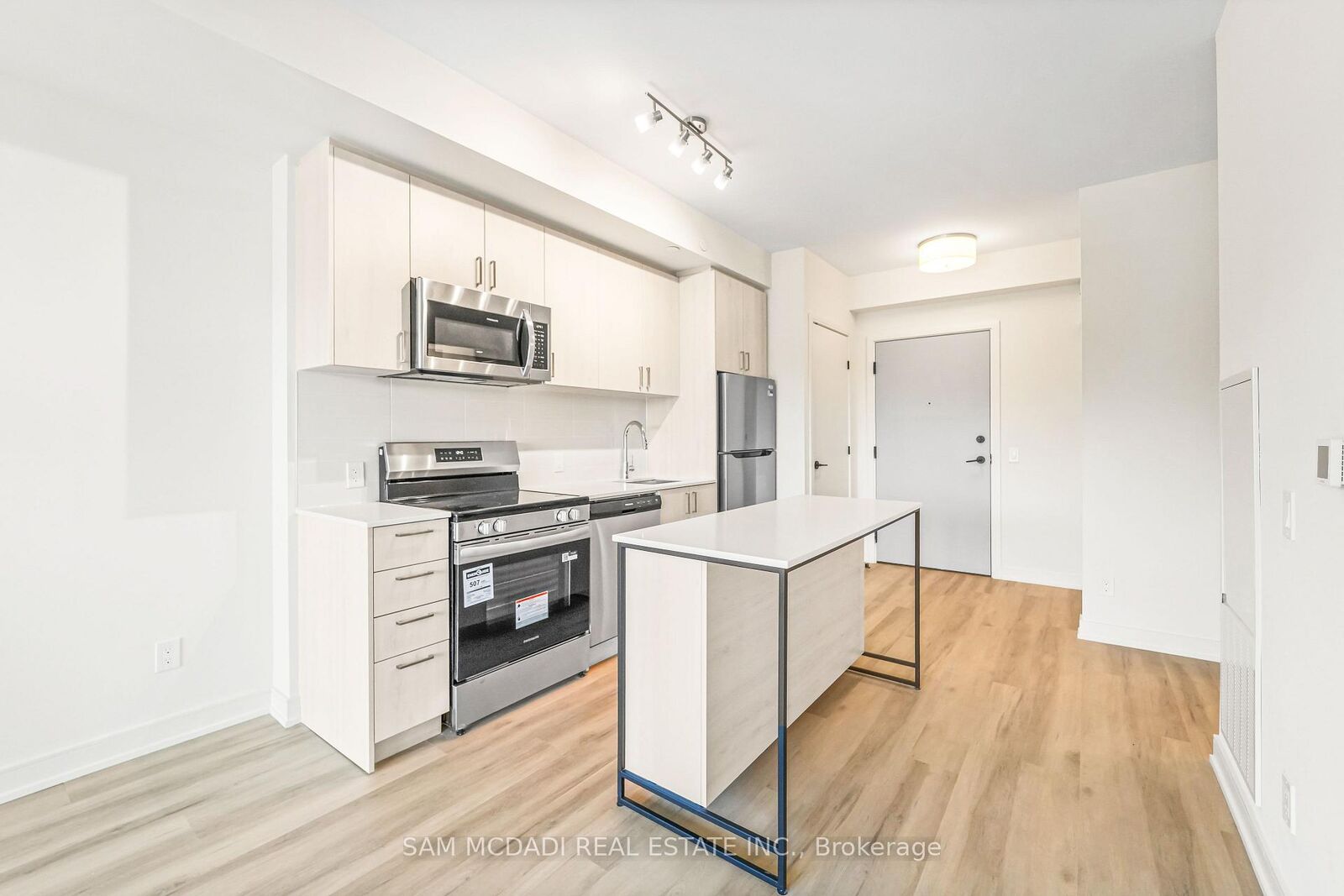 Property Photo:  8020 Derry Road 210  ON L9T 2N2 