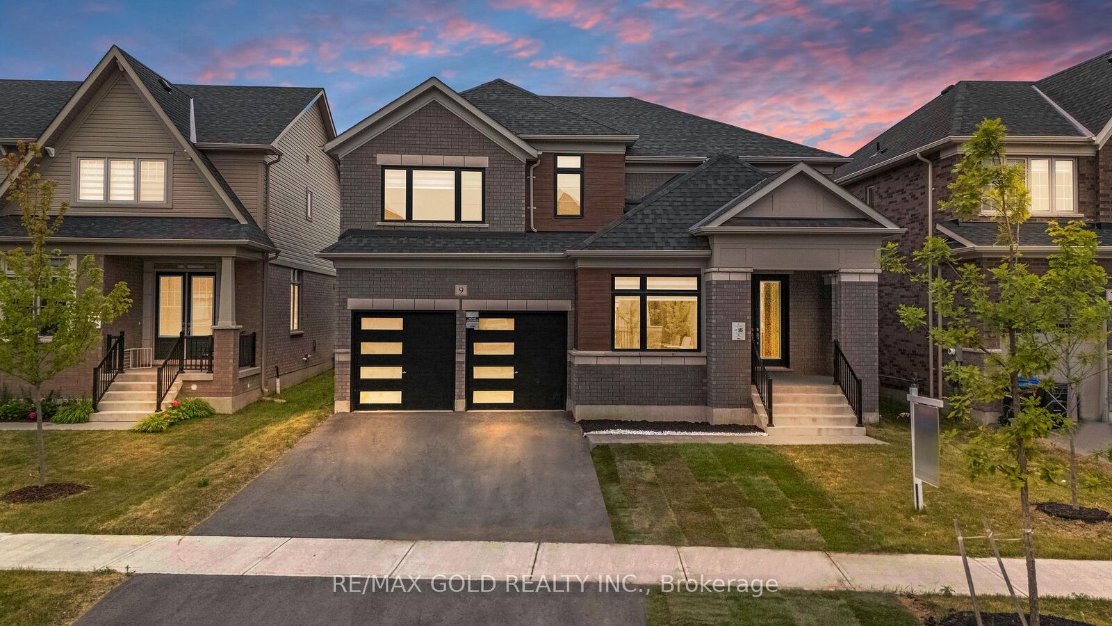 Property Photo: 9 Sandhill Crescent ON L0G 1W0