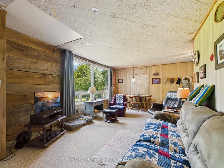 Property Photo: 1001 Sherwood Forest Road ON P1L 1X3