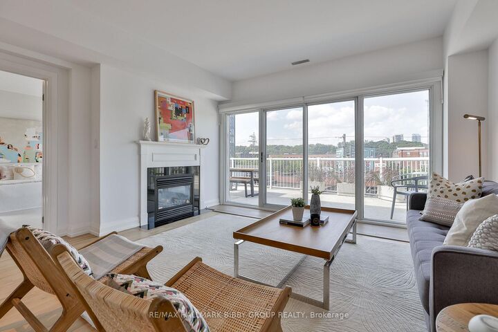 Property Photo: 473 Dupont Street 7 ON M6G 1Y6