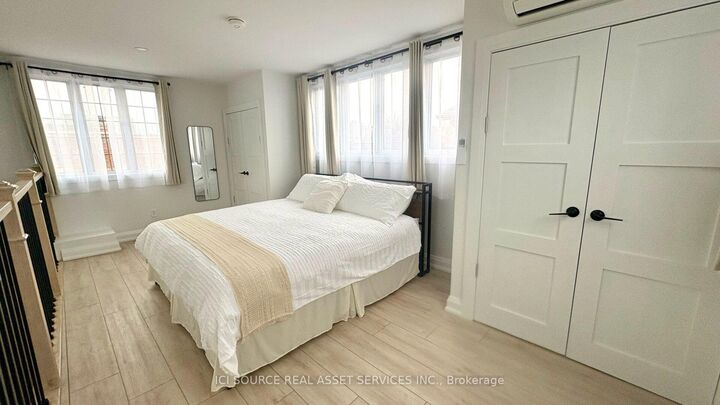 Property Photo:  754 Queen Street E 2  ON M4M 1H4 
