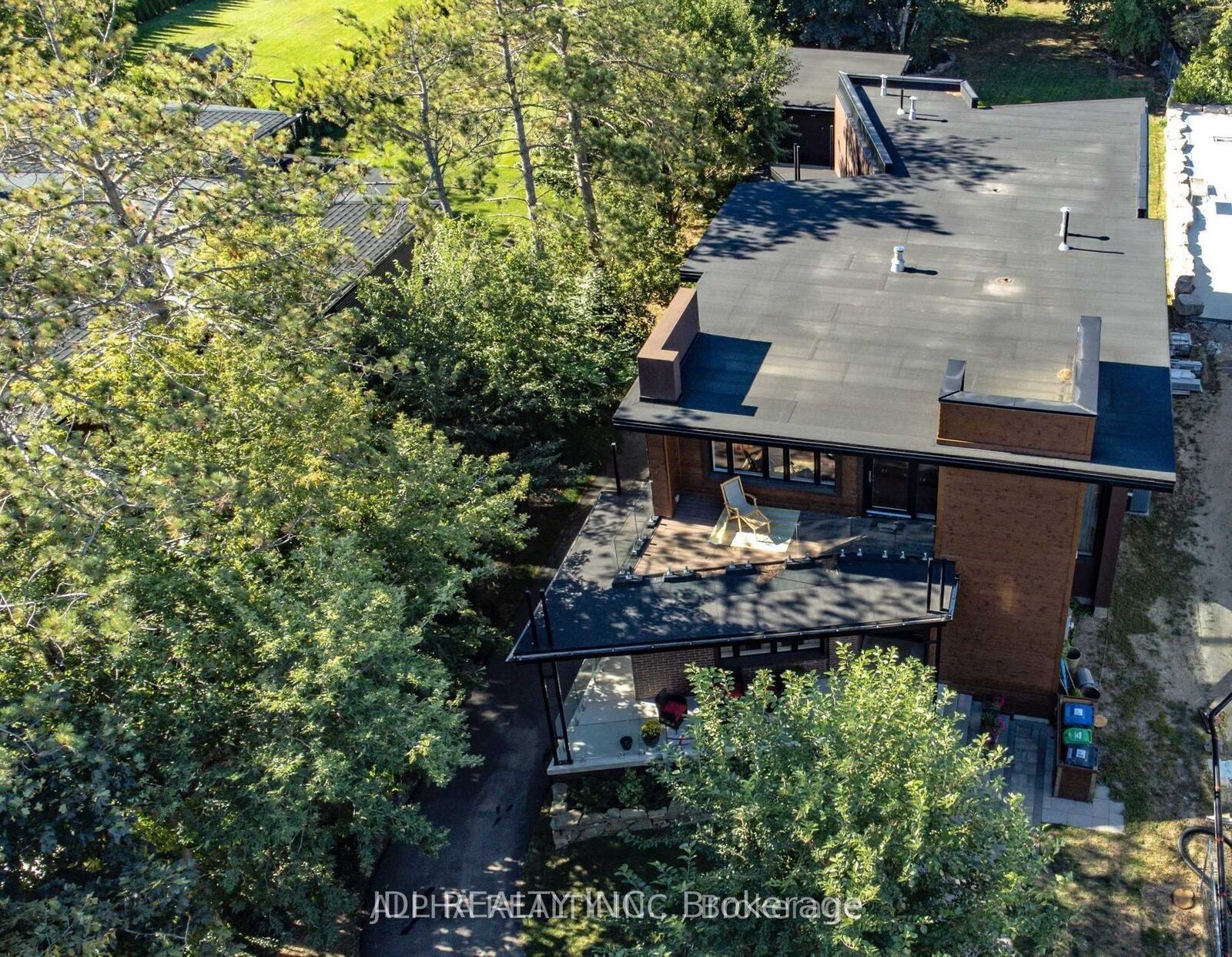 Property Photo:  1436 Haig Boulevard  ON L5E 2N1 