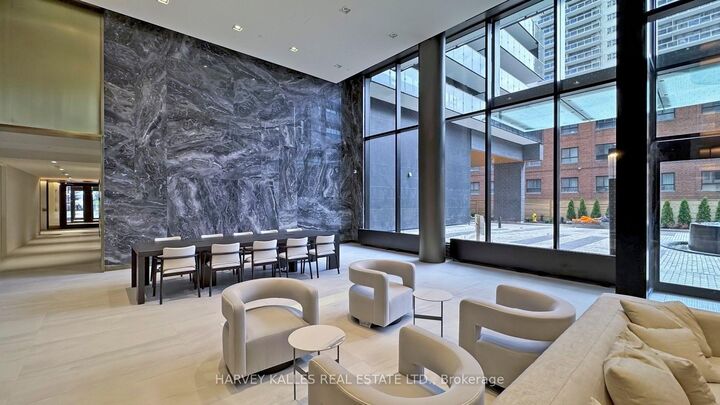 Property Photo: 127 Broadway Avenue 3302 ON M4P 1V4
