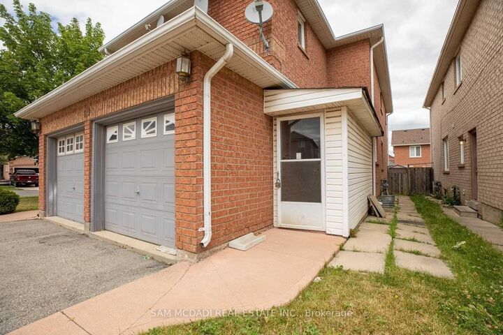 Property Photo:  19 Sterritt Drive  ON L6Y 5E4 