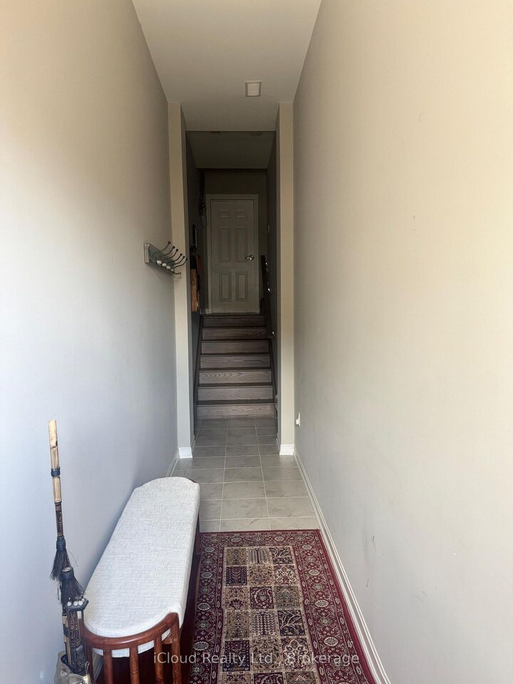 Property Photo: 126 Burnhamthorpe Road E ON L6H 0X9