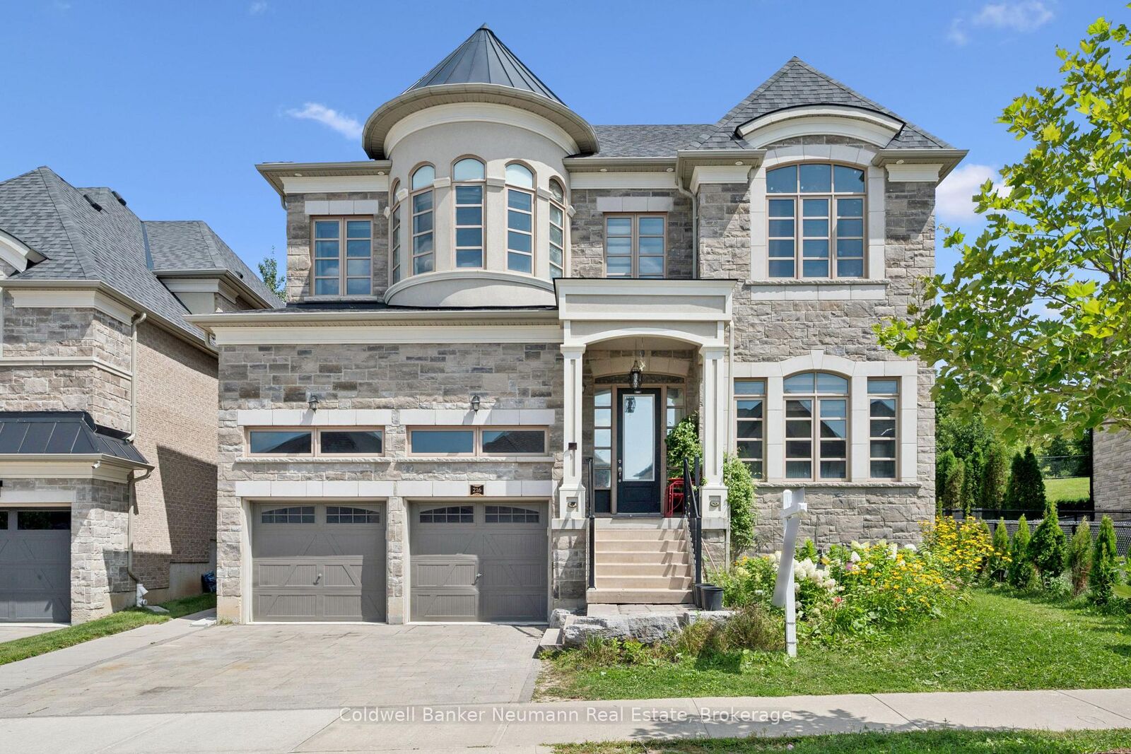 Property Photo: 216 Forest Creek Drive ON N2R 0M2