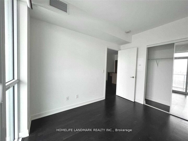 Property Photo:  501 St Clair Avenue W 1604  ON M5P 0A2 