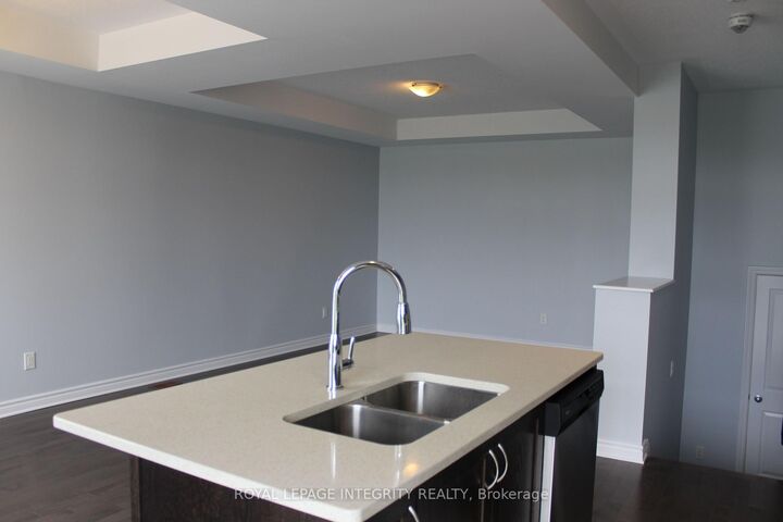 Property Photo: 228 Halyard Way ON K2S 1B9