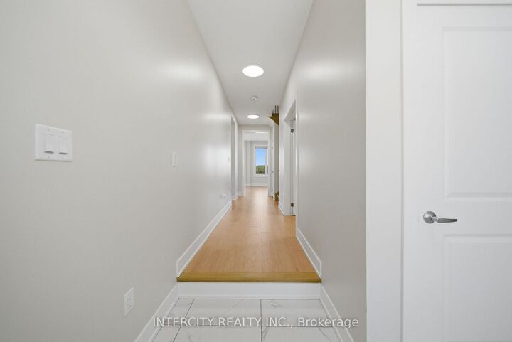 Property Photo:  10 Kingsbury Trail  ON L9J 0W9 