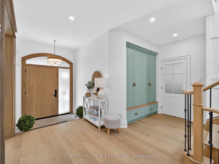 Property Photo: 118 Pathlane Road ON L4B 4R1