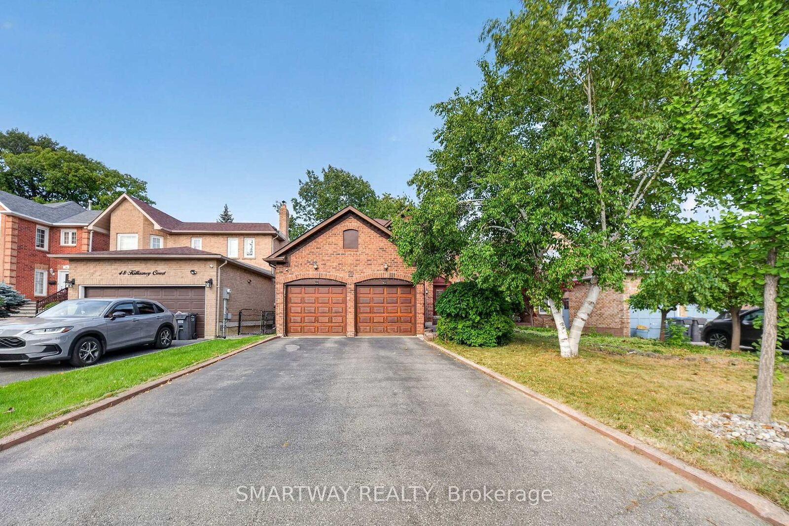 Property Photo: 50 Killarney Court ON L6Z 3B5