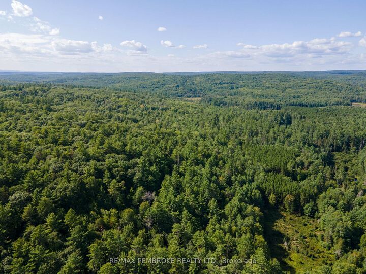 Property Photo:  5032 Round Lake Road  ON K0J 2A0 