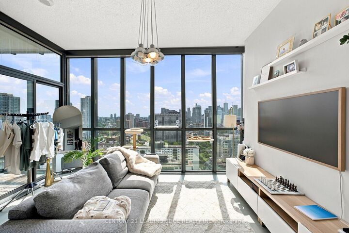 Property Photo:  101 Charles Street E 2203  ON M4Y 0A9 