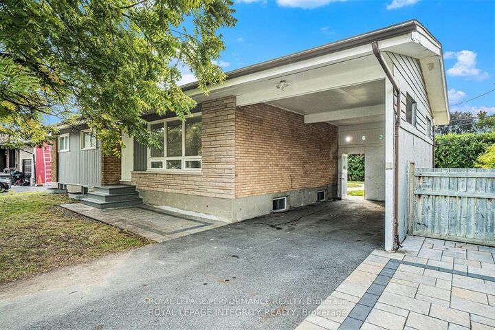 Property Photo: 26 Majestic Drive ON K2G 1C7